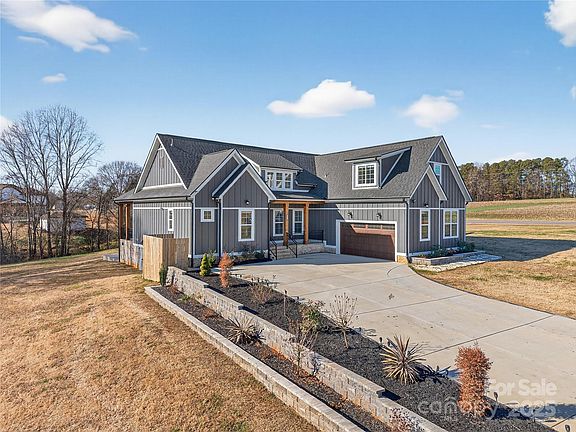 5th image of 140 Falcon Crest Ln