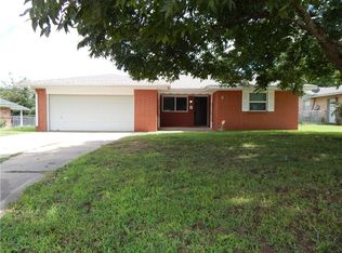 6 Osage Dr, Shawnee, OK 74801