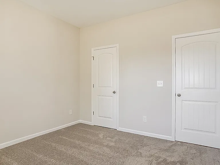 360 Bainbridge Dr — Photo 11