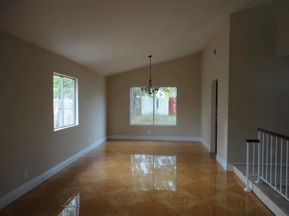 5381 Adobe Dr, Palmdale, CA 93552