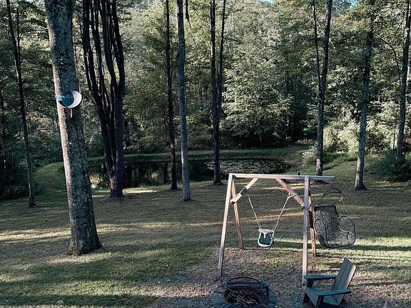 4th image of 1190 Neufer Hollow Rd