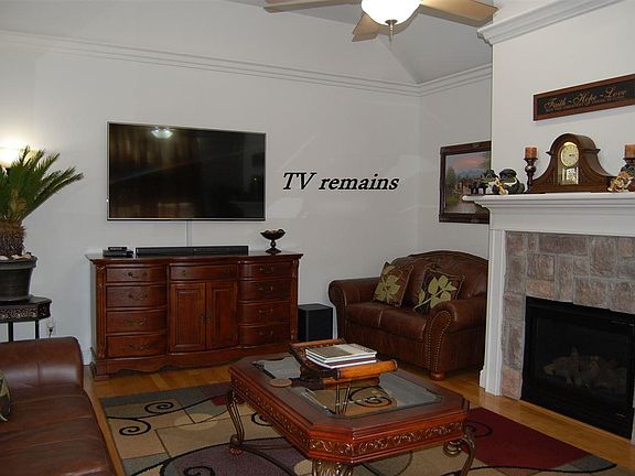 5th image of 23 Doral Ct