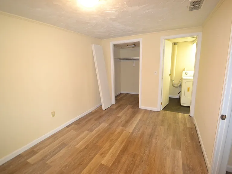 35 Wesleyan Court — Photo 7