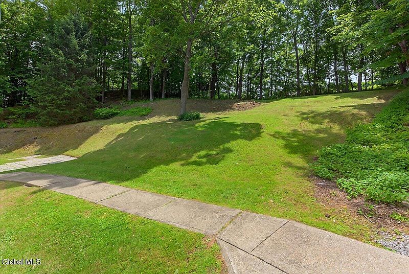 5th image of 37 Highland Terrace