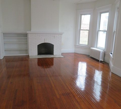 5th image of 111 Warwick Ave