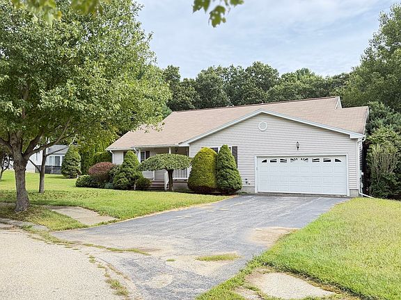 4th image of 12 Deerfield Cir