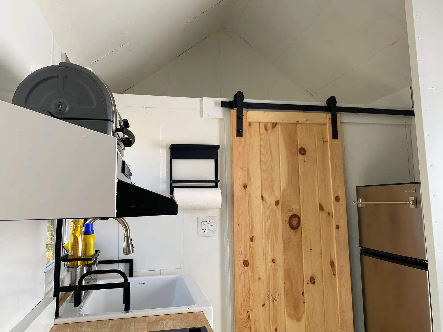 Studio, 192 sqft, $595 — Photo 4