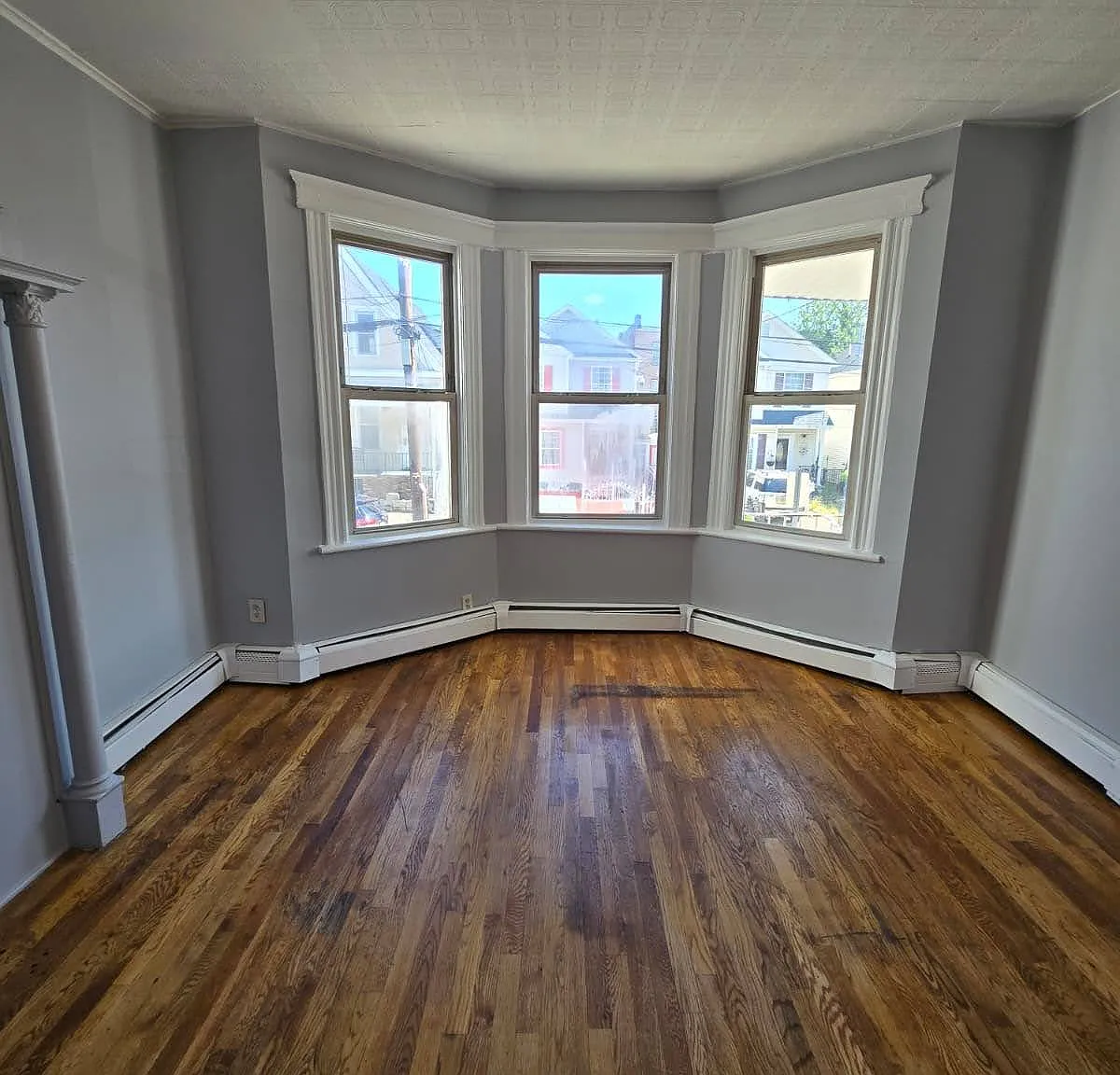 3 bed, $2,300 — Photo 1