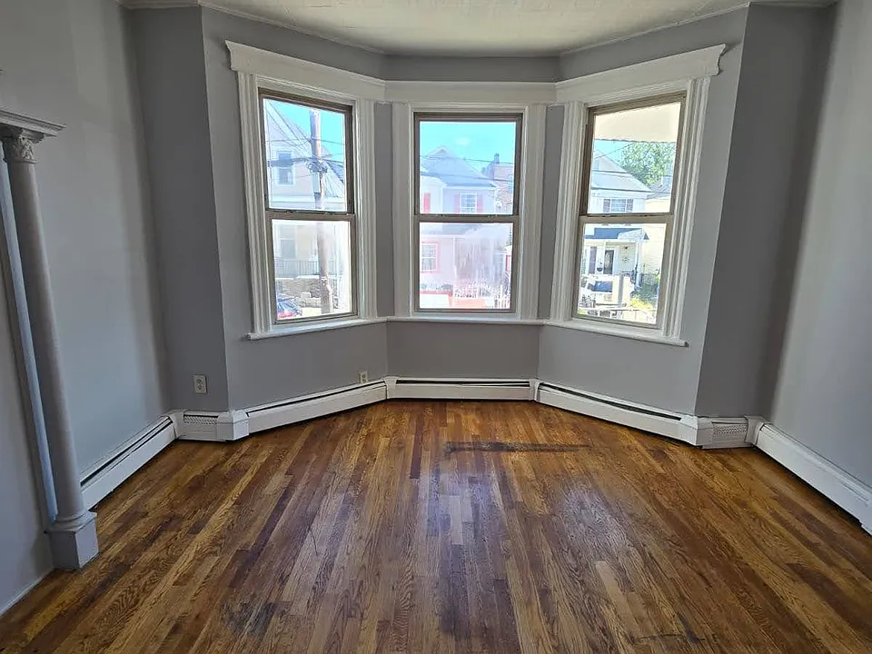 127 Myrtle Ave #1