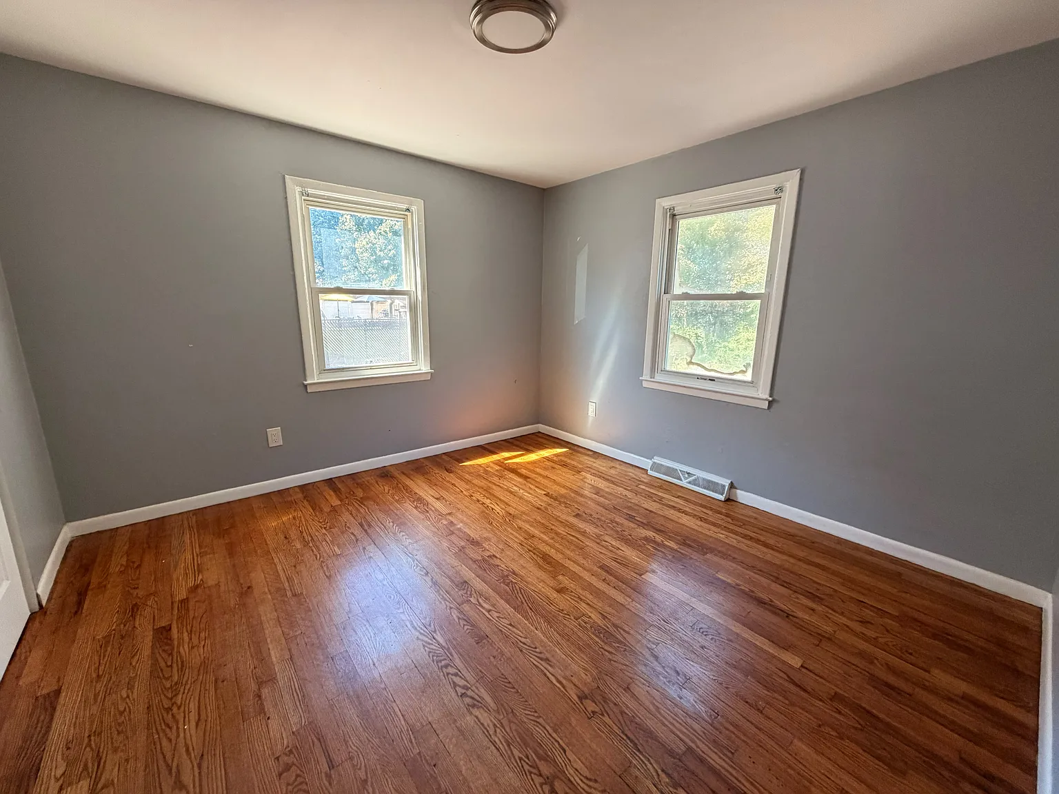 3 bed, $1,950 — Photo 4