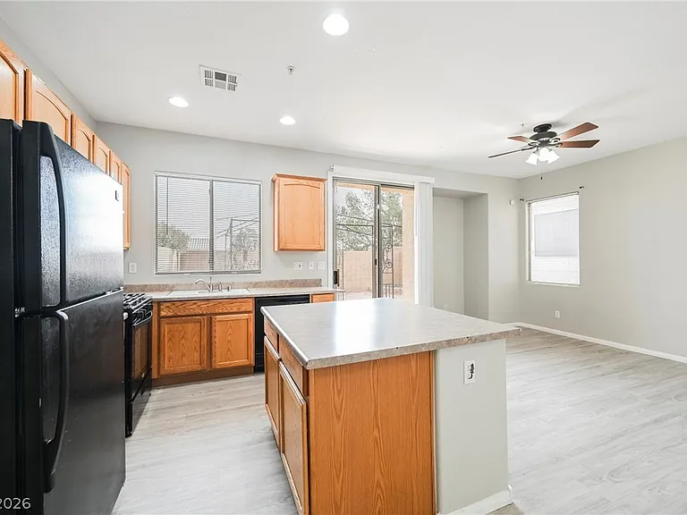 8212 Strawberry Spring St — Photo 5