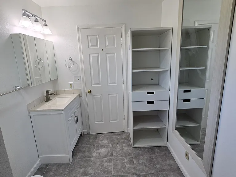 4690 Fleming Way #B — Photo 4