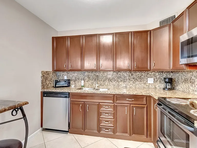 4049 Wolverton Dr #C — Photo 18