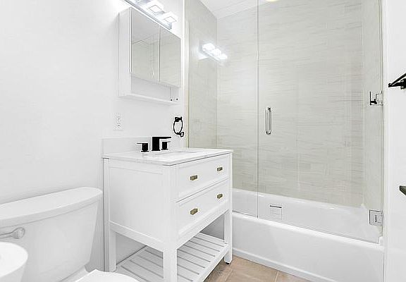 5th image of 369 Van Brunt St #2