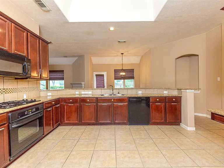 2201 Signal Hill Dr — Photo 25