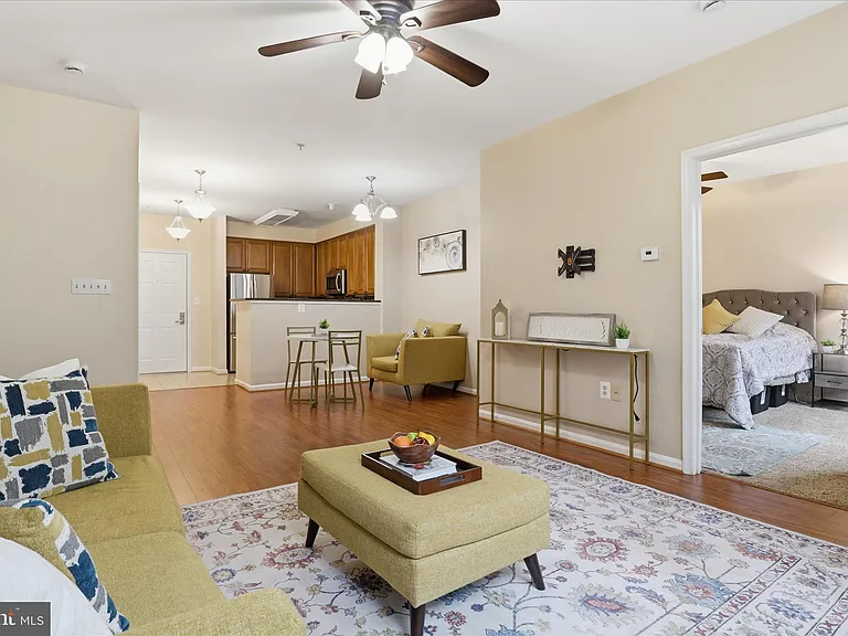 801 S Greenbrier St #103 — Photo 16