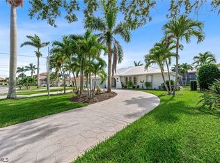 5630 Riverside Dr, Cape Coral, FL 33904