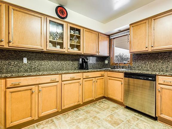 4th image of 5965 Williamsburg Dr