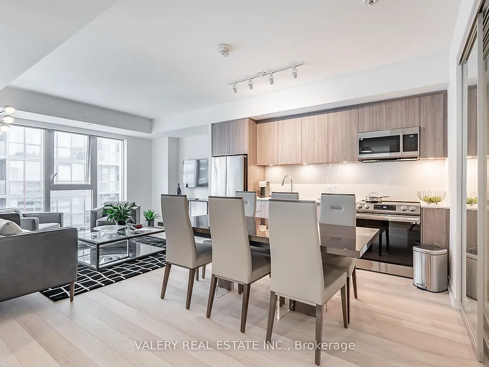 357 King St W #3109