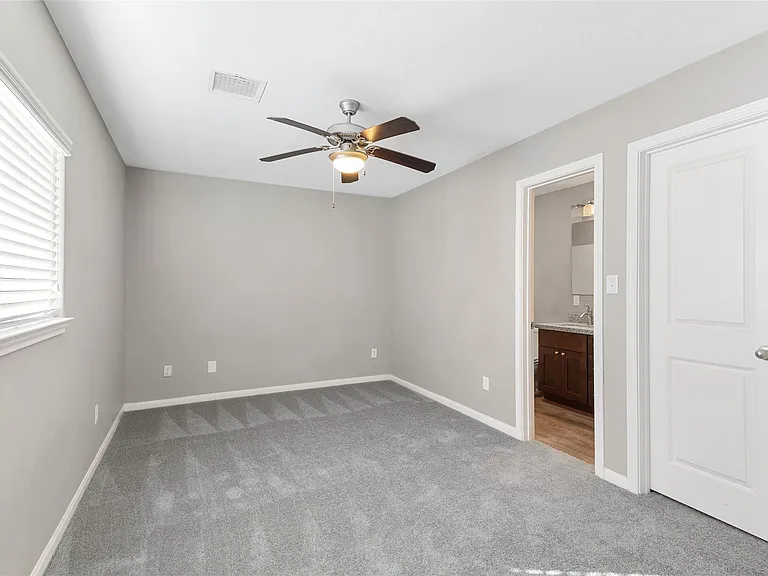 124 Artesian Way — Photo 15