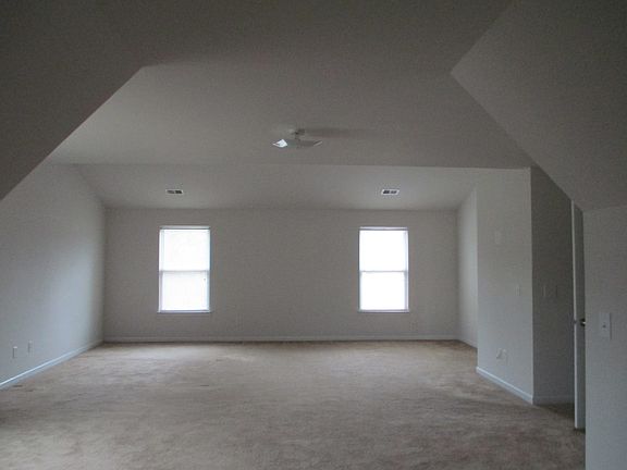 5th image of 112 Kentucky Way
