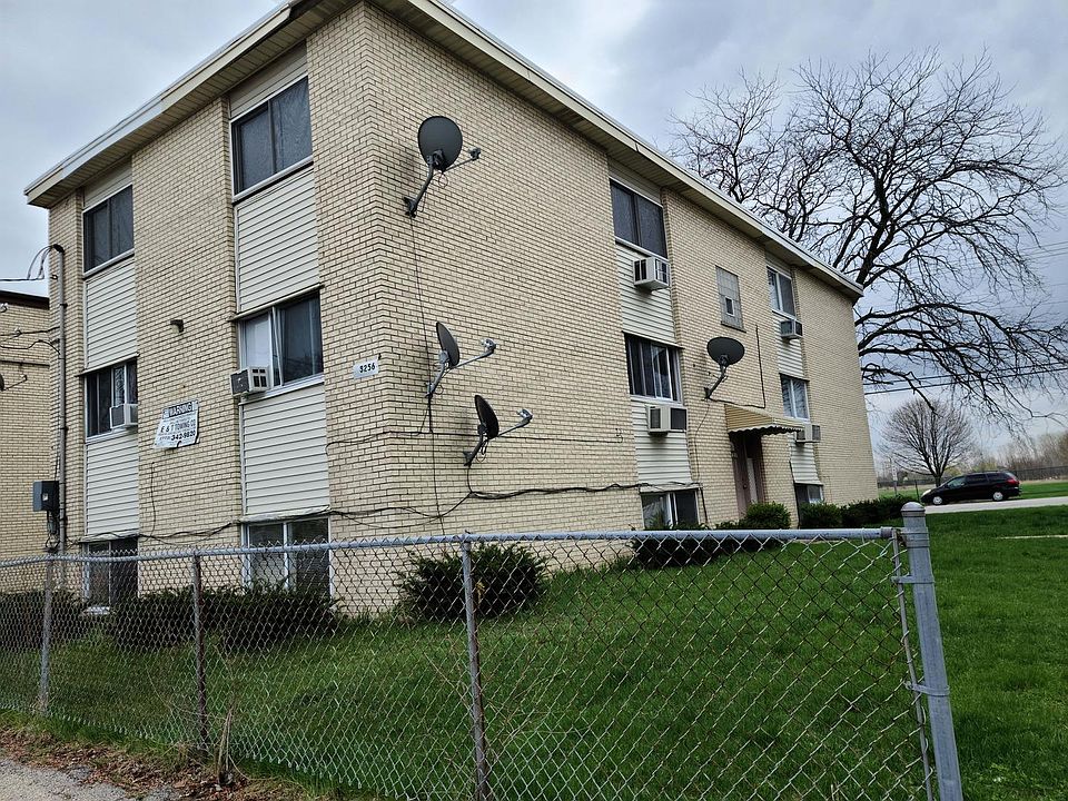2nd image of 8256 W Dempster St