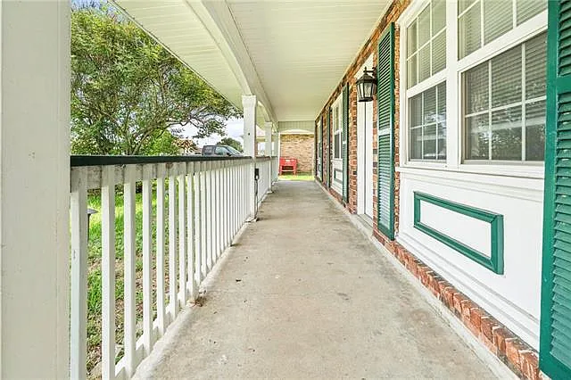 2525 Paul Dr — Photo 2