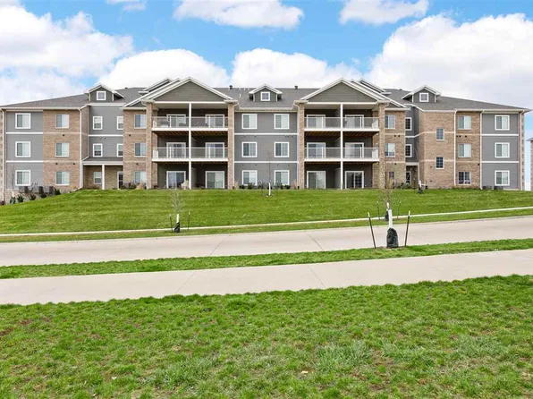 2871 Spring Rose Cir #203, Coralville, IA 52241