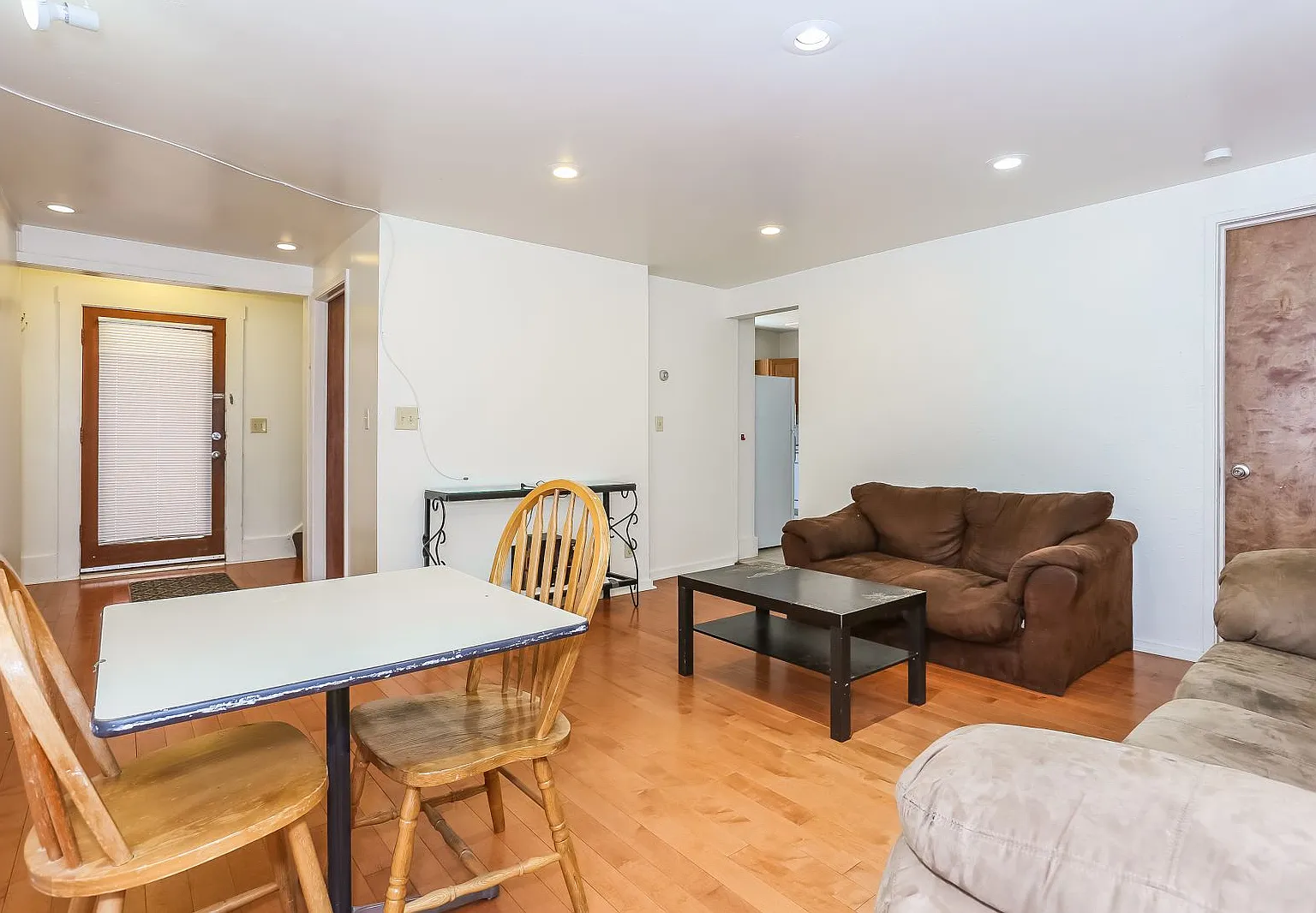 5 Bed/2.5 Bath Private Home Available August '27 — Photo 4