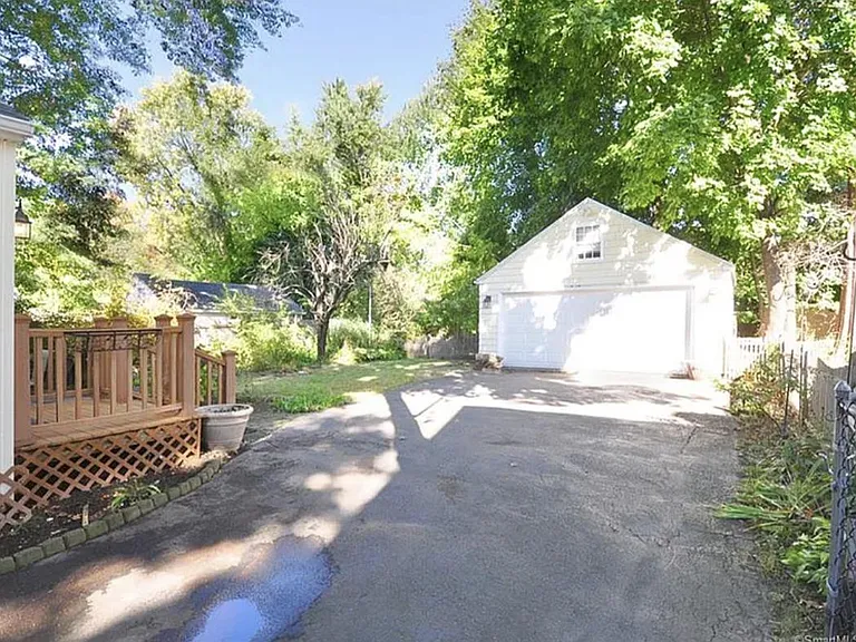 120 Caya Ave — Photo 9