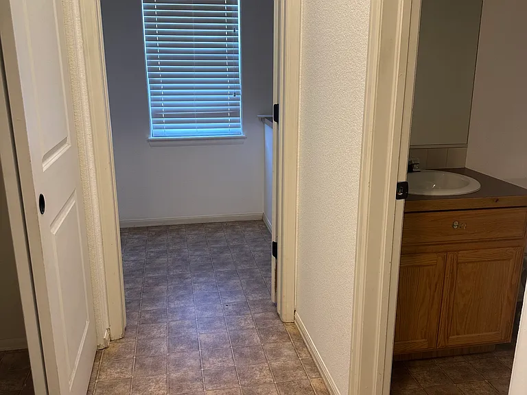 431 Pioneer Ln — Photo 6