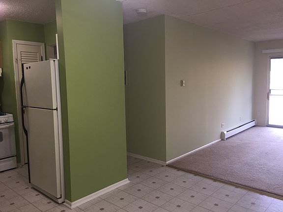 5th image of 247 N Neltnor Blvd APT A2c