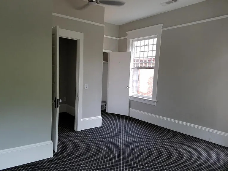 317 4th St NE #C — Photo 23