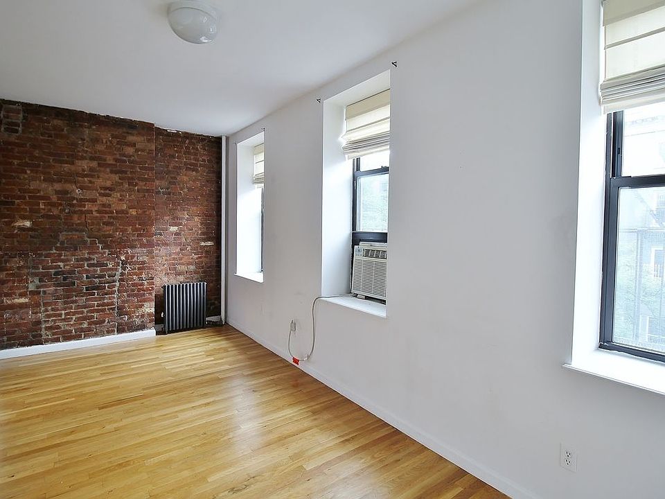 1st image of 39 Saint Marks Pl APT 4