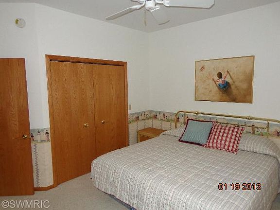 3rd image of 5934 Wellington Pl