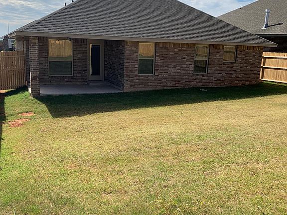 4th image of 9433 NW 87th Pl