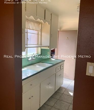 5th image of 545 N Drew St W #2