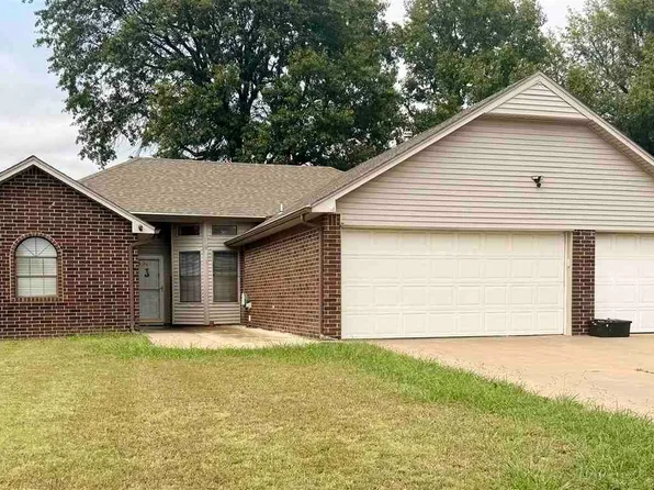 205 Lonnie Ave, Ponca City, OK 74601