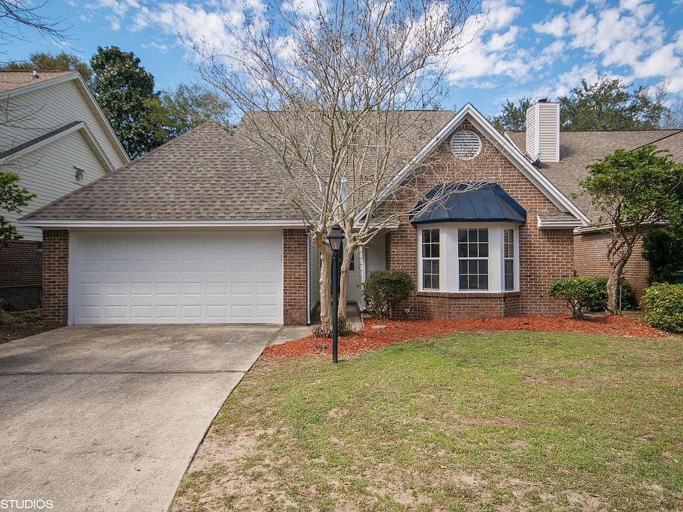 1st image of 831 Fairway Lakes Dr