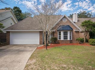 831 Fairway Lakes Dr, Niceville, FL 32578