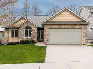 2138 Dempster Dr, Coralville, IA 52241