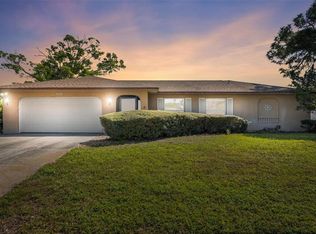 2207 42nd St W, Bradenton, FL 34205