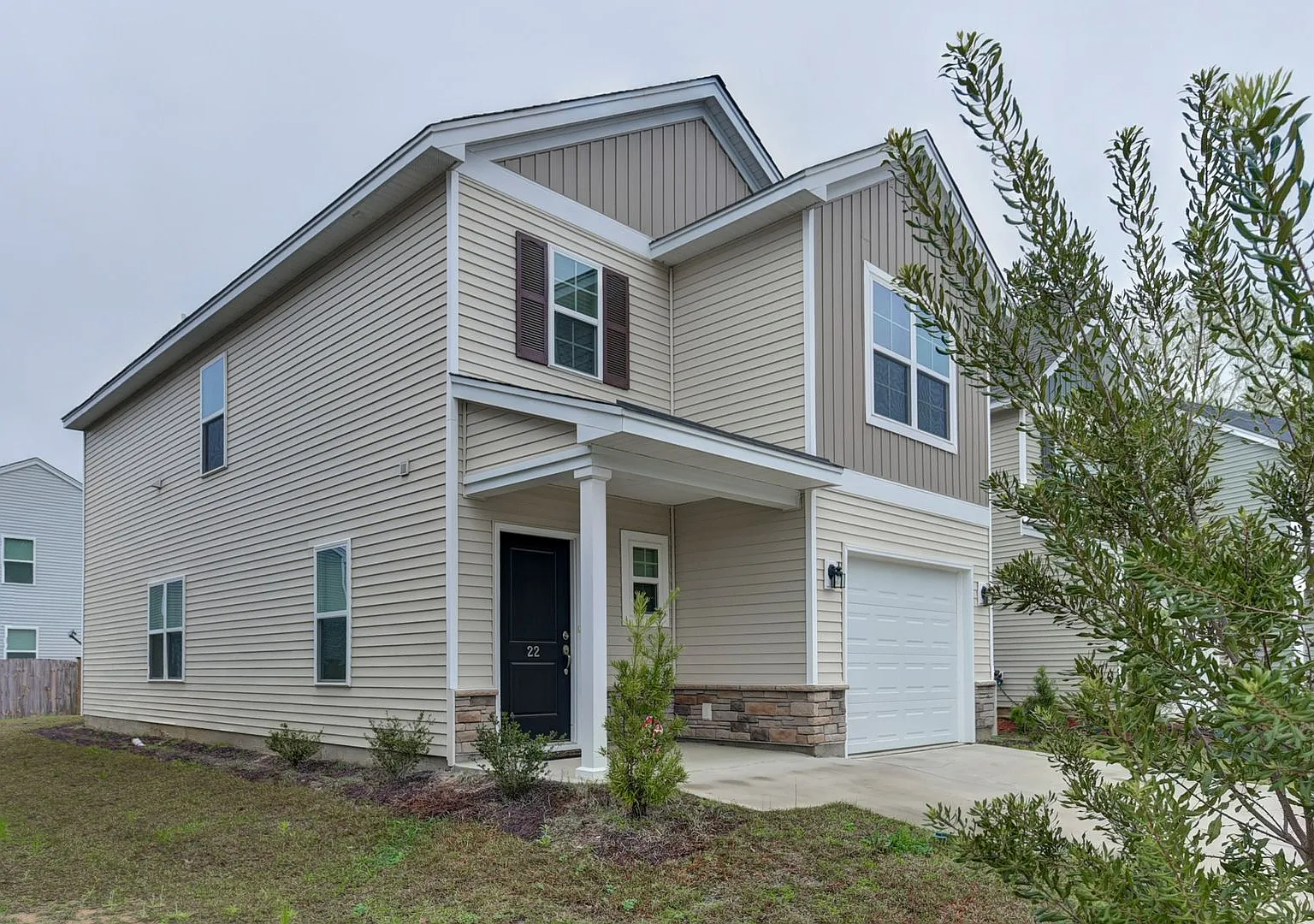 Modern Comfort in a Quiet Cul-de-Sac 3 Bed, 2.5 Bath Home in Eastfair Subdivision, just 10 minute... — Photo 2