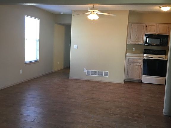3rd image of 1000 Garden Dr #1006