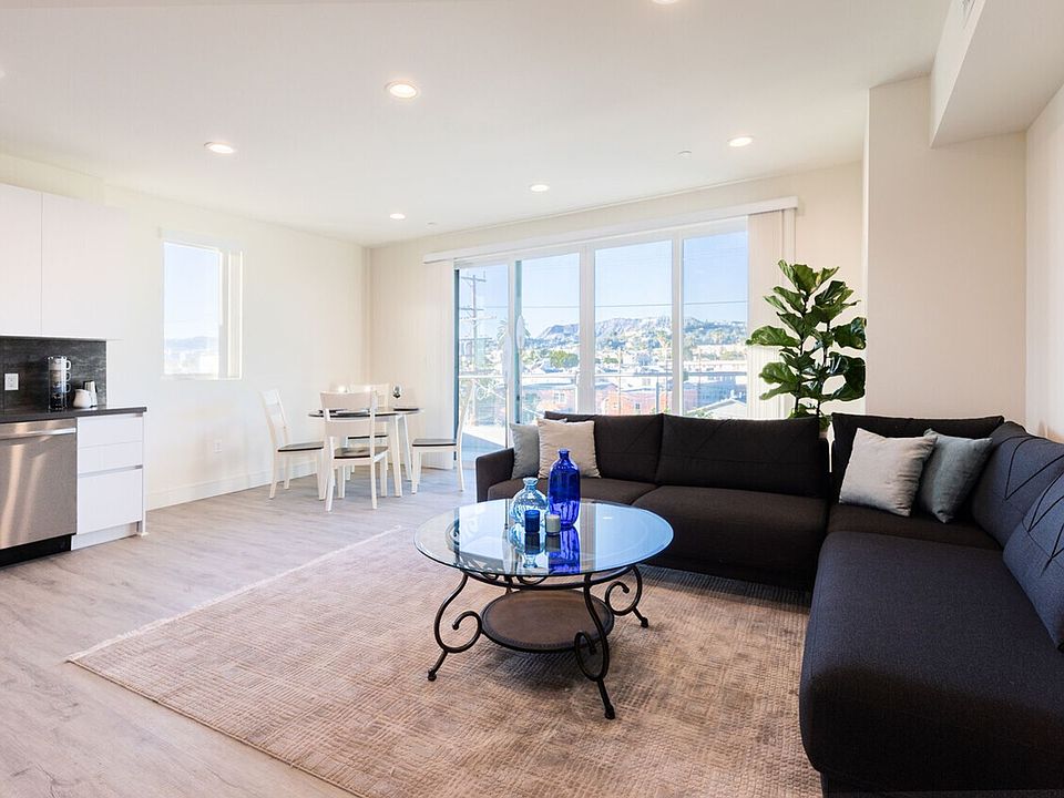 1st image of 5342 Fountain Ave #57