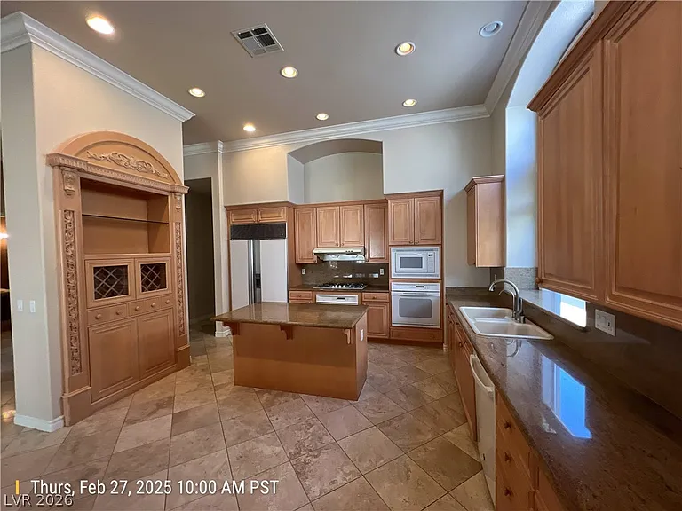 9304 Fontainbleu Dr — Photo 14