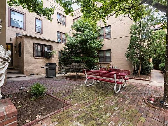 3rd image of 1934 Waverly St APT E209