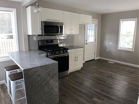 3rd image of 16 Holland Ave