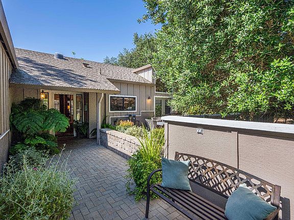 3rd image of 884 Princeton Drive