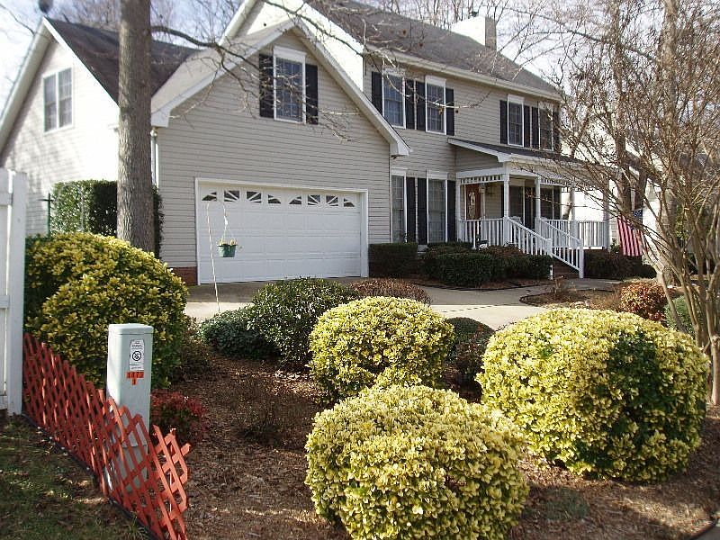 EXTERIOR FRONT VIEW
